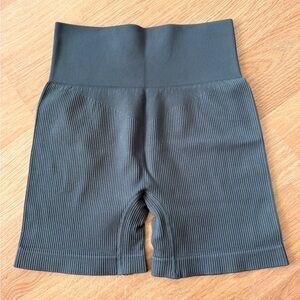 Ribbed High-Waist Women’s Bike Shorts — Slate Gray
